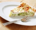 Tarta de vegetales y salchichas
